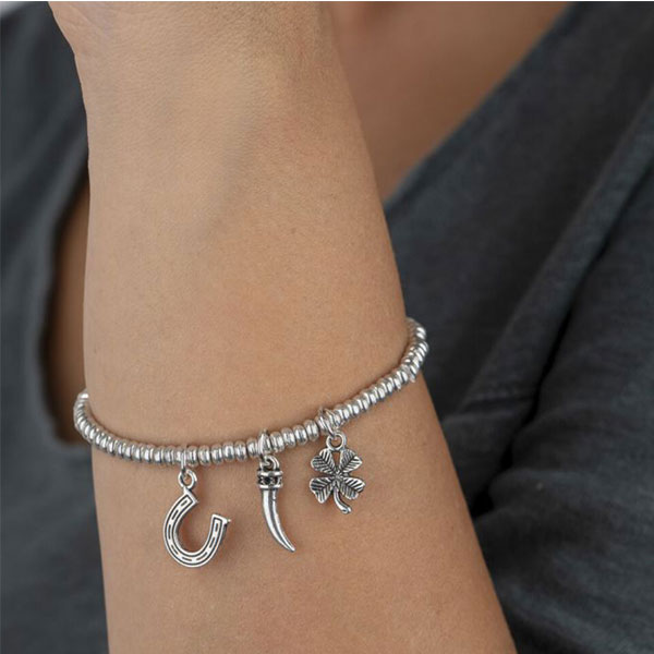 bracciale elastico ciondoli portafortuna placcato argento vestopazzo donna
