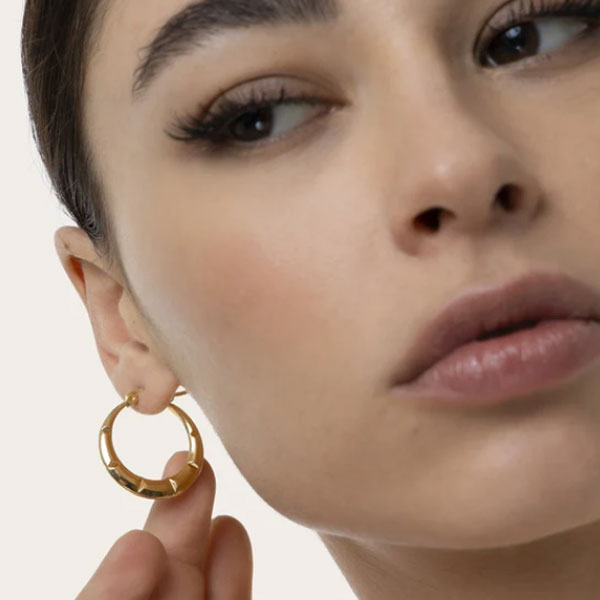 orecchini cerchio effetto bamboo acciaio placcato oro vestopazzo donna