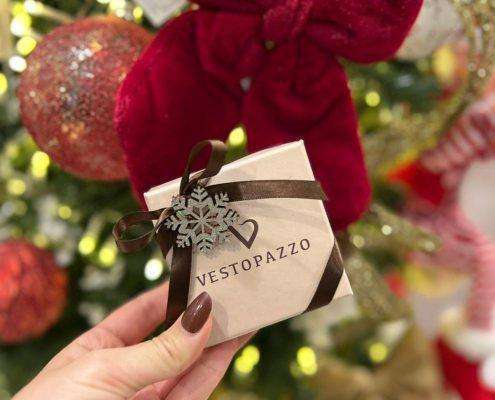 confezione-regalo-bigiotteria-vestopazzo-con-scatolina confezione regalo natalizia vestopazzo