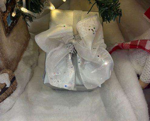 pacco-regalo-natalizio confezione regalo pacco regalo mamo non mamo