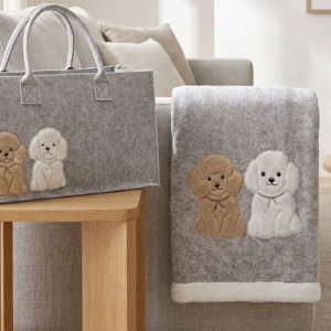 plaid in pile grigio disegno barboncini con borsa in feltro 130x160 daunex
